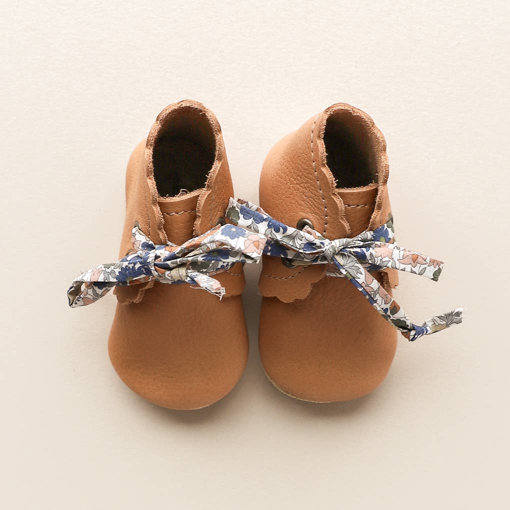 Baby Girl Scalloped Leather boots in Caramel