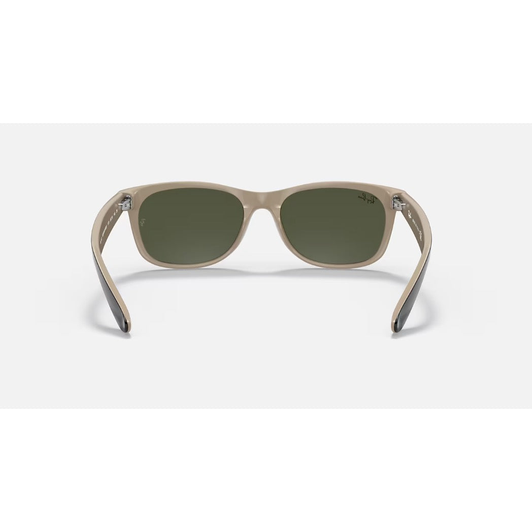 RAYBAN - NEW WAYFARER | Black on Beige w/ Green