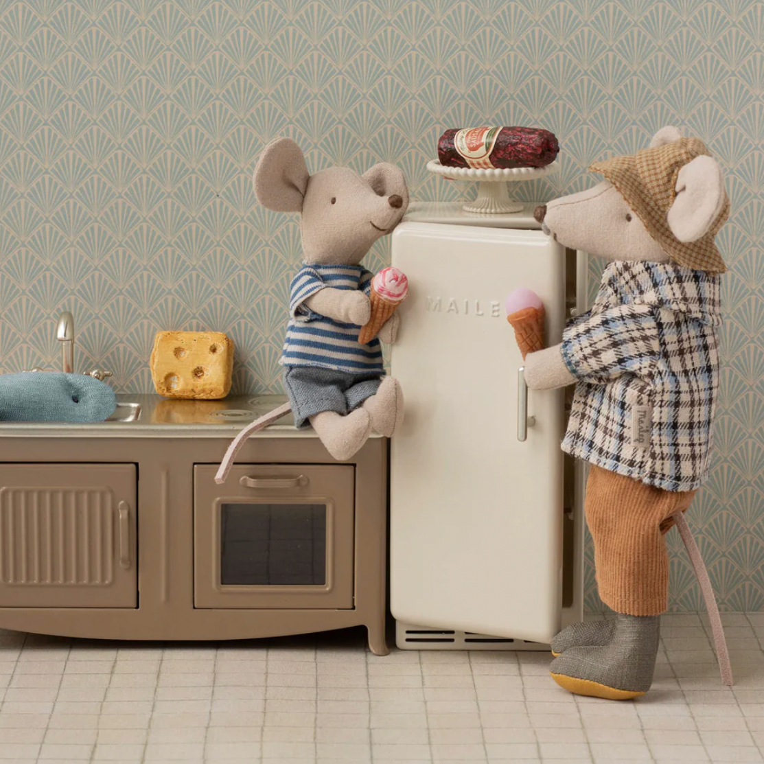 Clothes for Granddad mouse